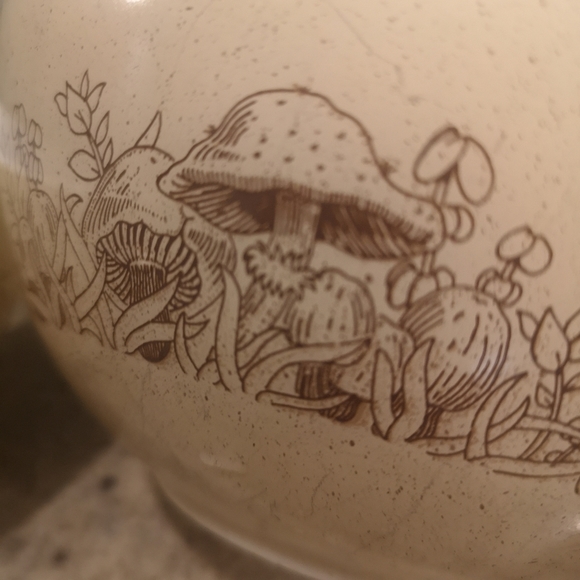 Vintage 2 x PYREX Forest Mushroom Cinderella Nesting 2.5 & 1.5 Liters Bowls - Picture 3 of 9